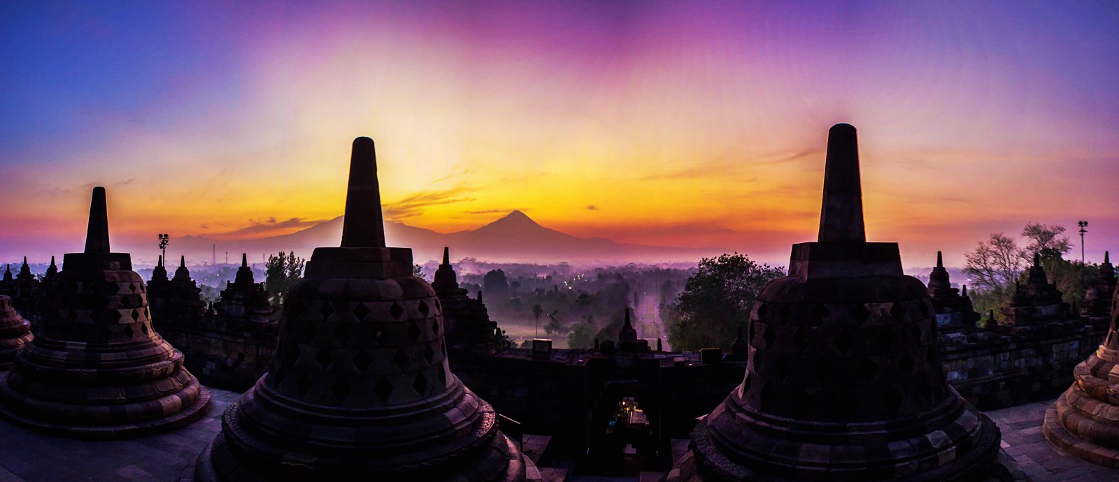 Borobudur | LAT.40