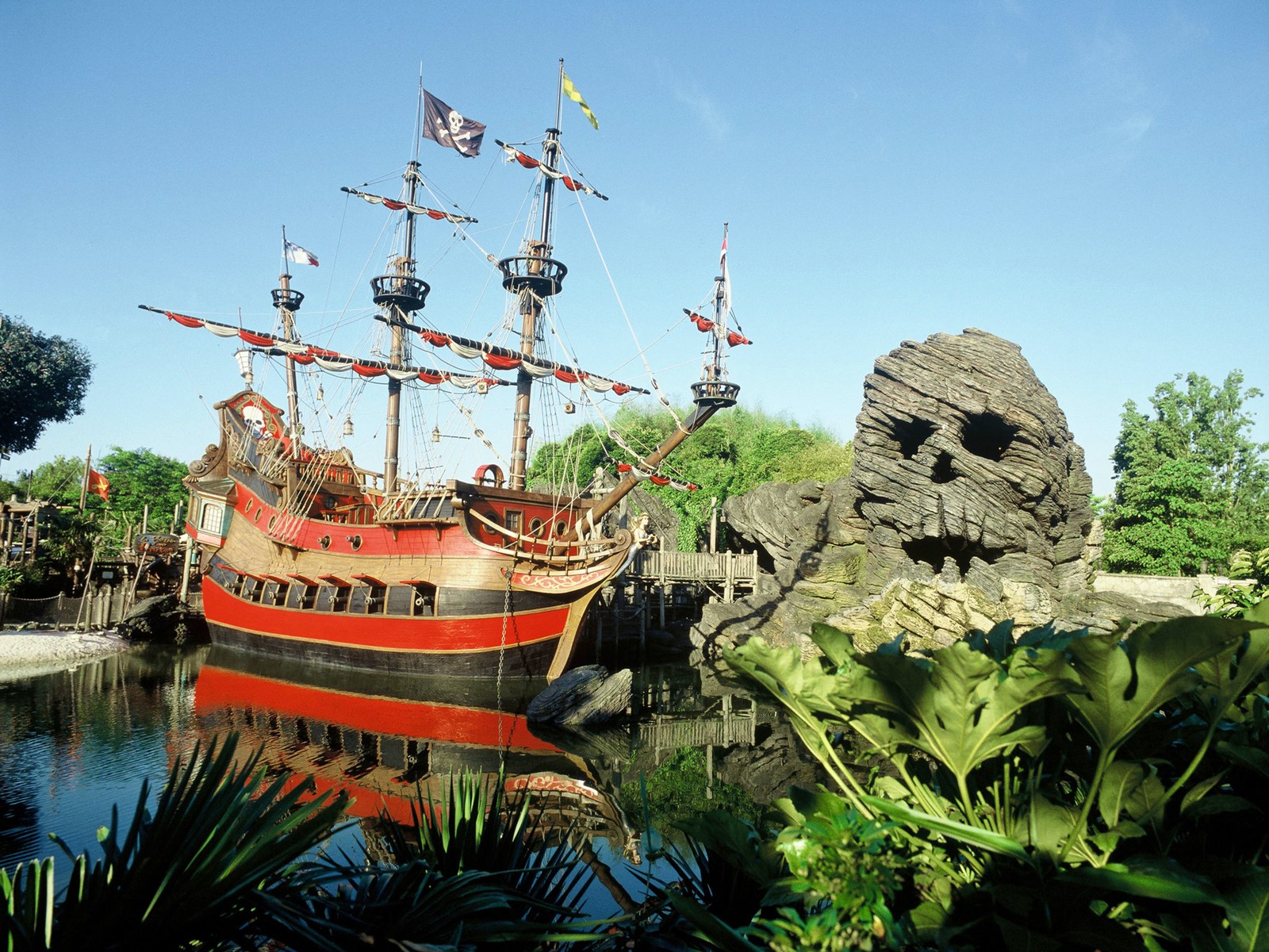Disneyland Paris | LAT.40