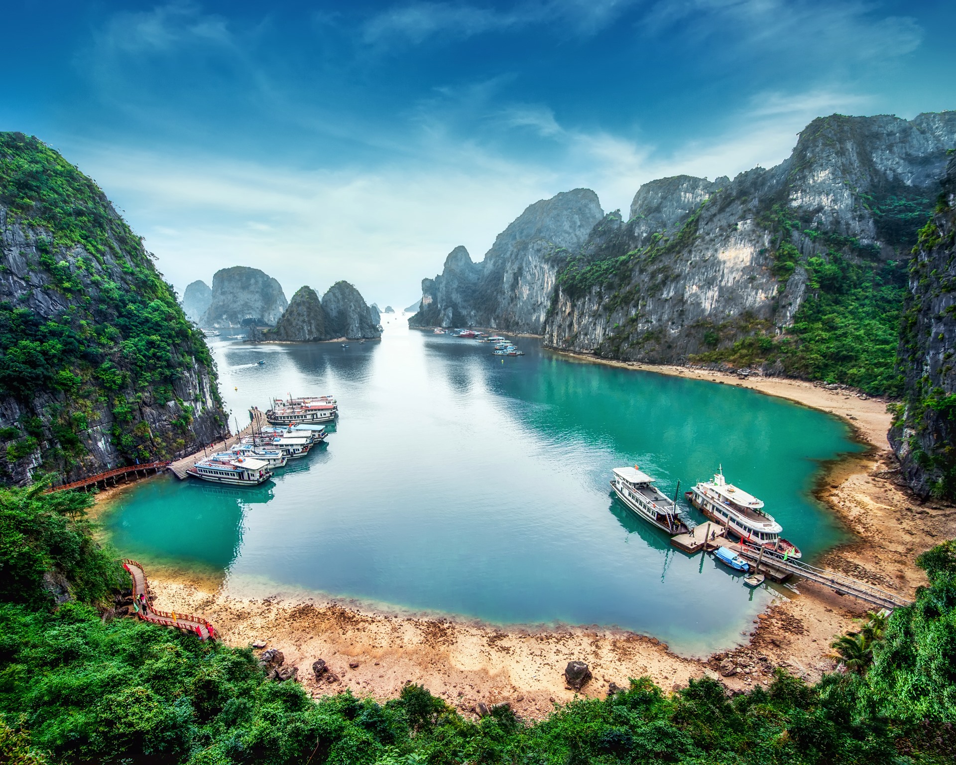 Halong | LAT.40