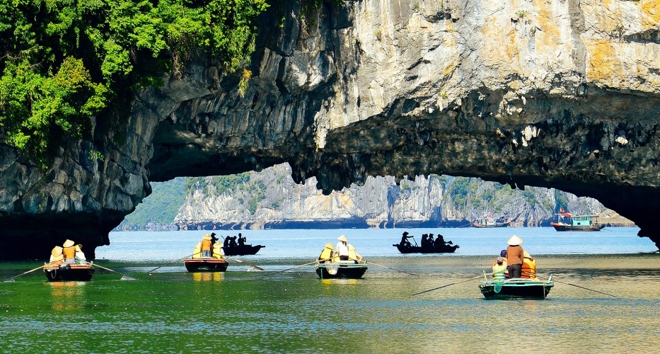 Halong | LAT.40