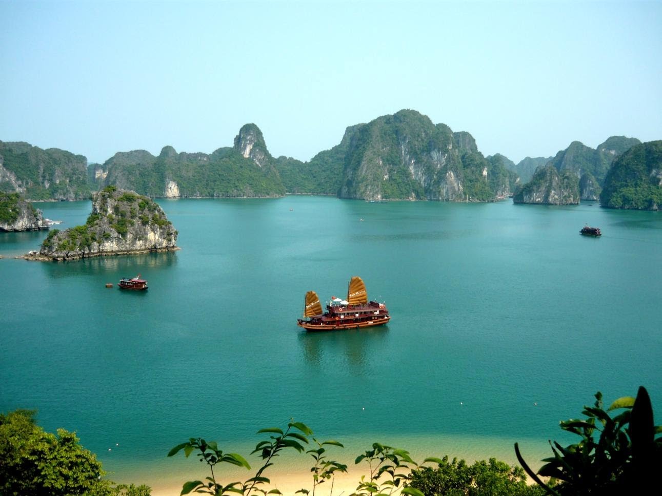 Halong | LAT.40