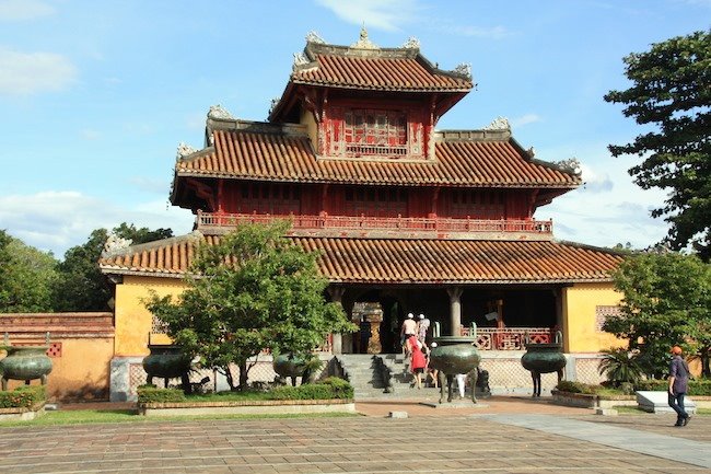 Hue | LAT.40