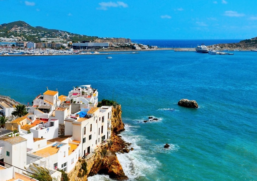 Ibiza | LAT.40