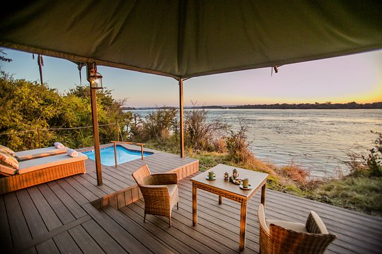Luna de miel en Hwange, Cataratas Victoria, Zanzíbar y Dubai diseñado por LAT.40