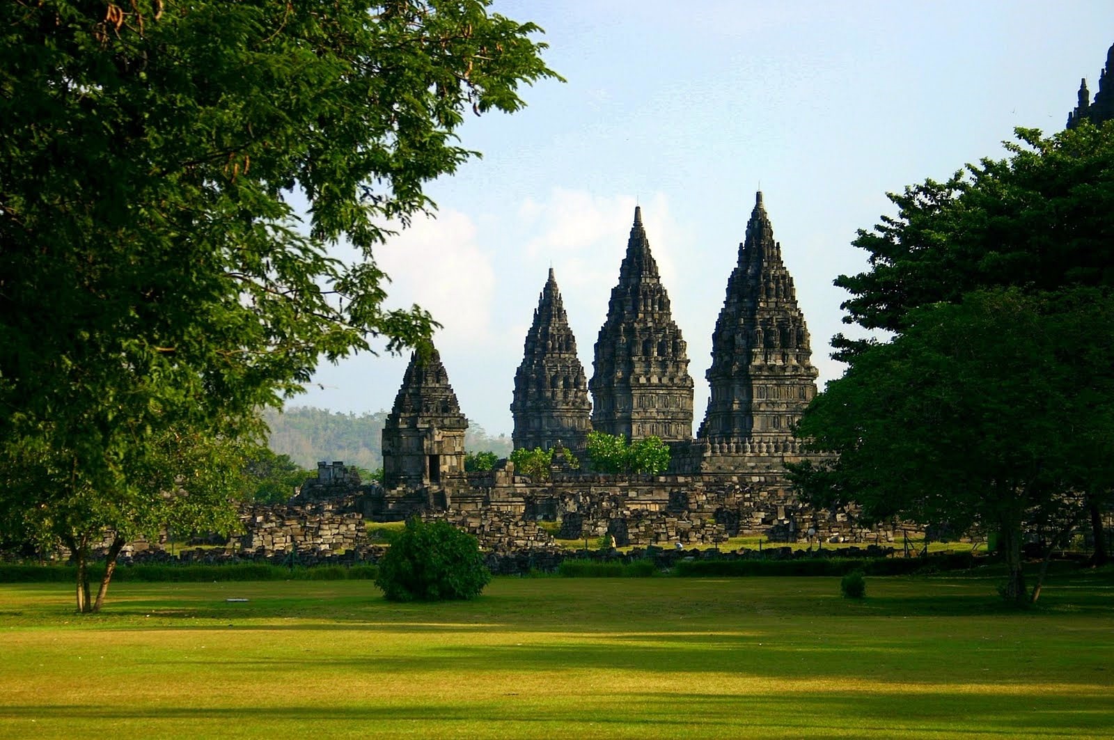 Prambanan | LAT.40