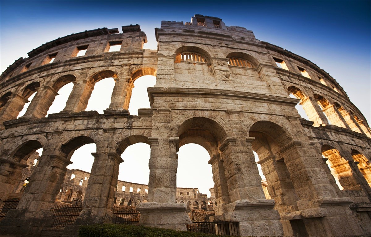 Pula | LAT.40