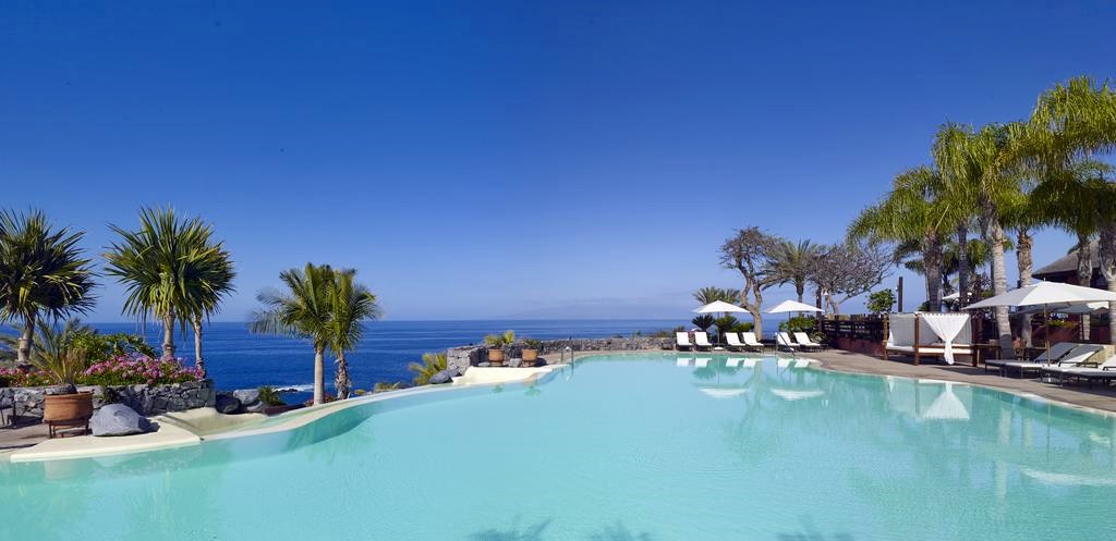 The Ritz-Carlton, Abama en su destino