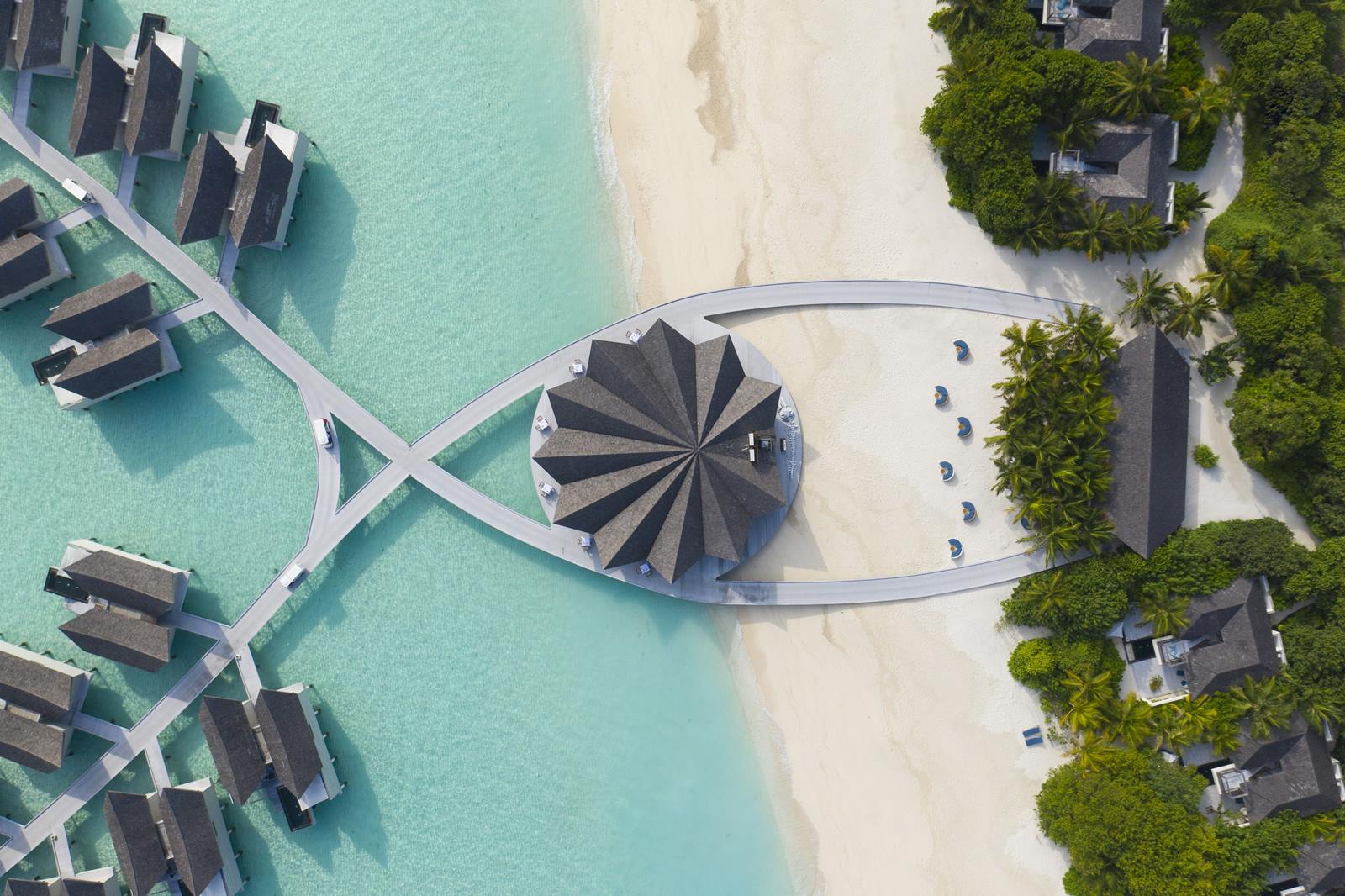 Mövenpick Resort Kuredhivaru Maldives en Noonu Atoll
