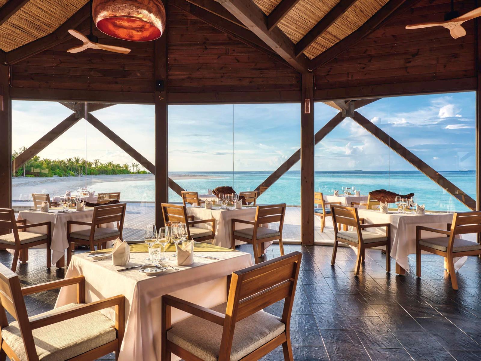 Mövenpick Resort Kuredhivaru Maldives en Noonu Atoll