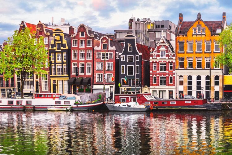 Amsterdam | LAT.40