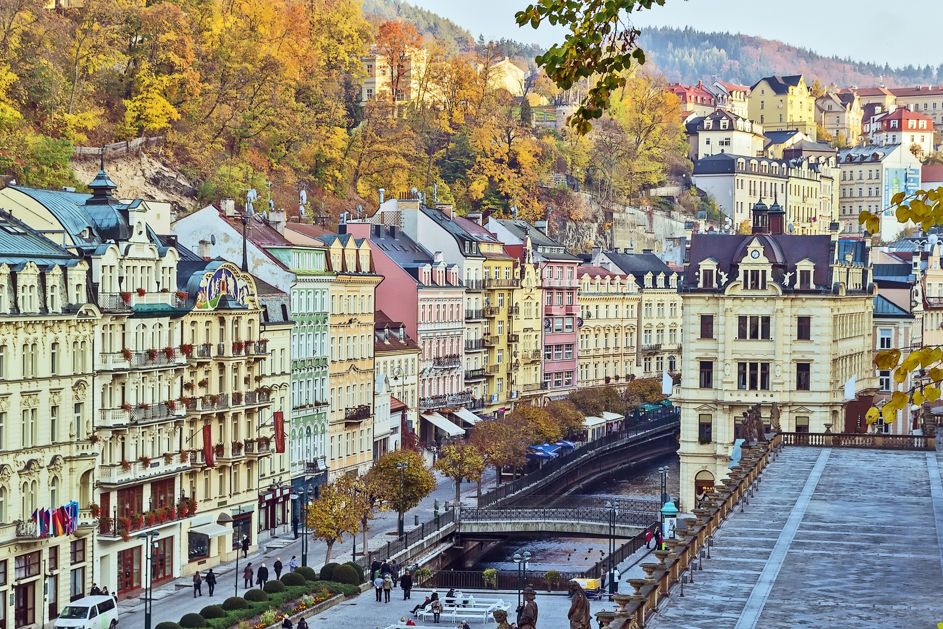 Karlovy Vary | LAT.40