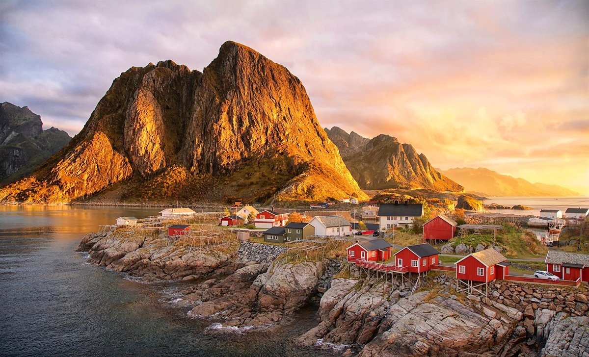 Lofoten | LAT.40