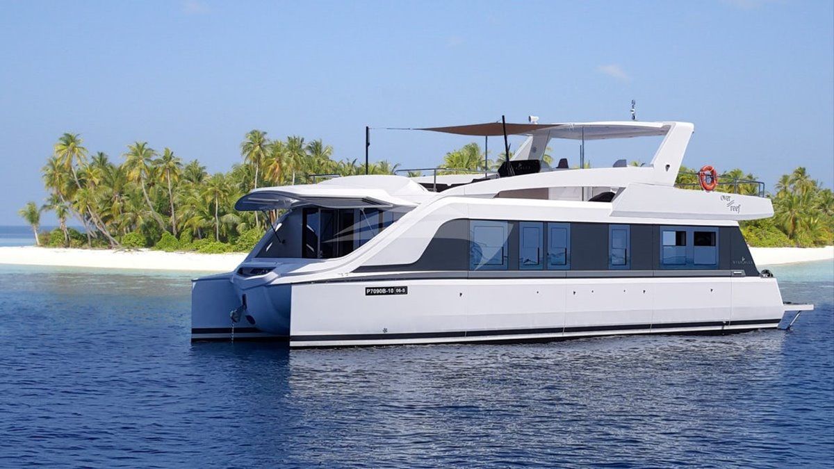 Over Reef Yate Privado en Maldivas