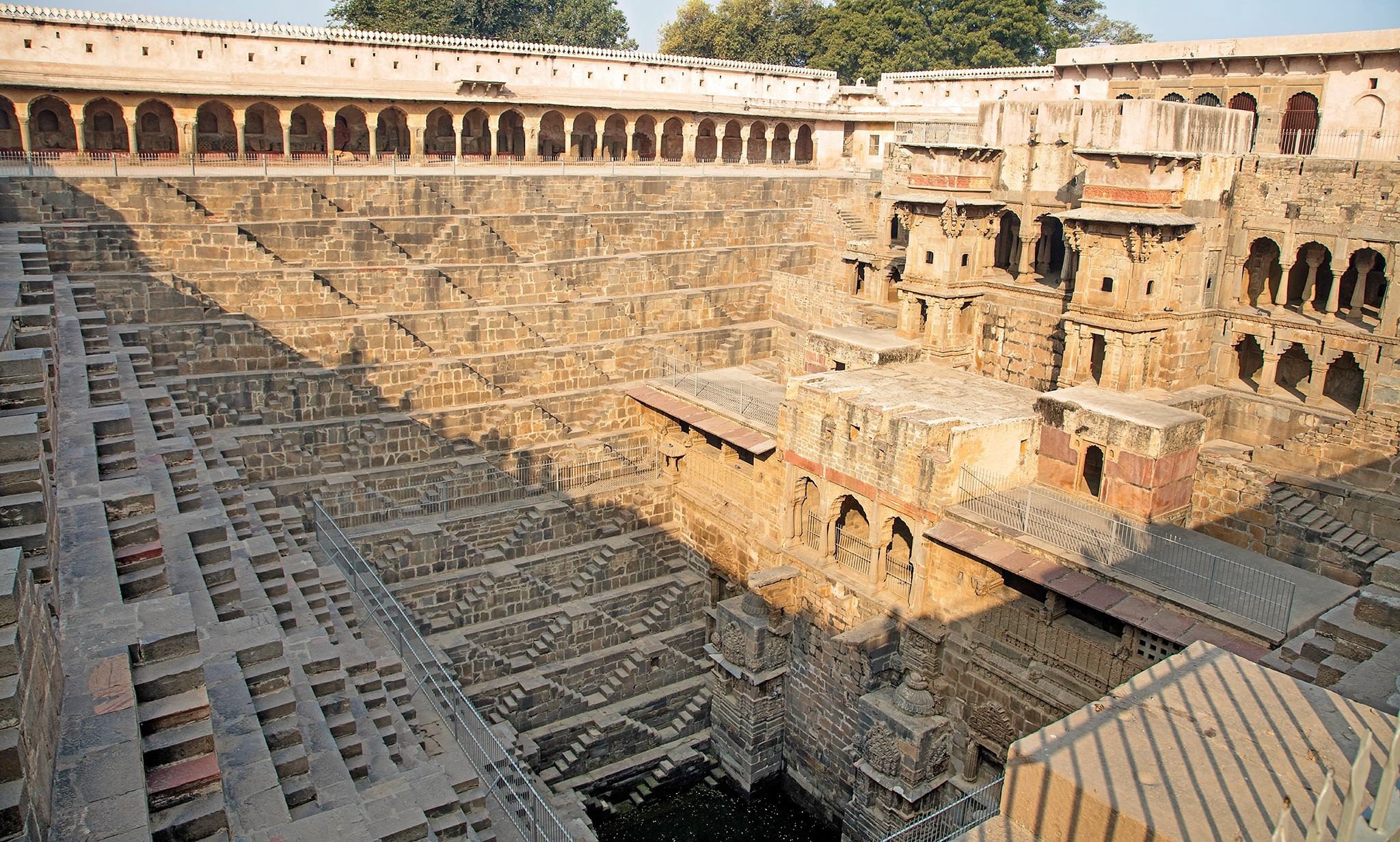 Agra | LAT.40