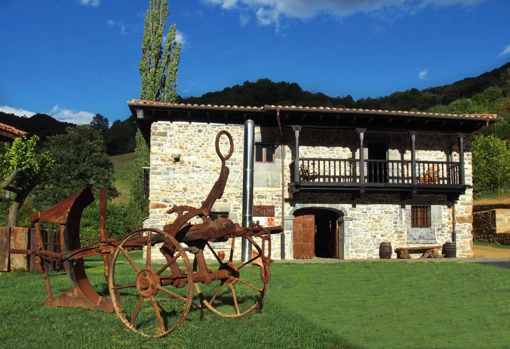 Casona de El Castañiu en Spain