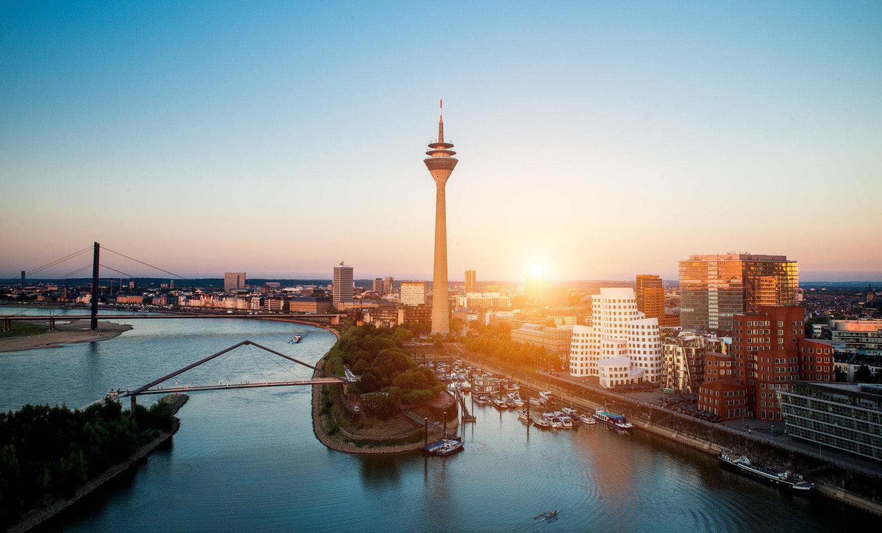 Dusseldorf | LAT.40