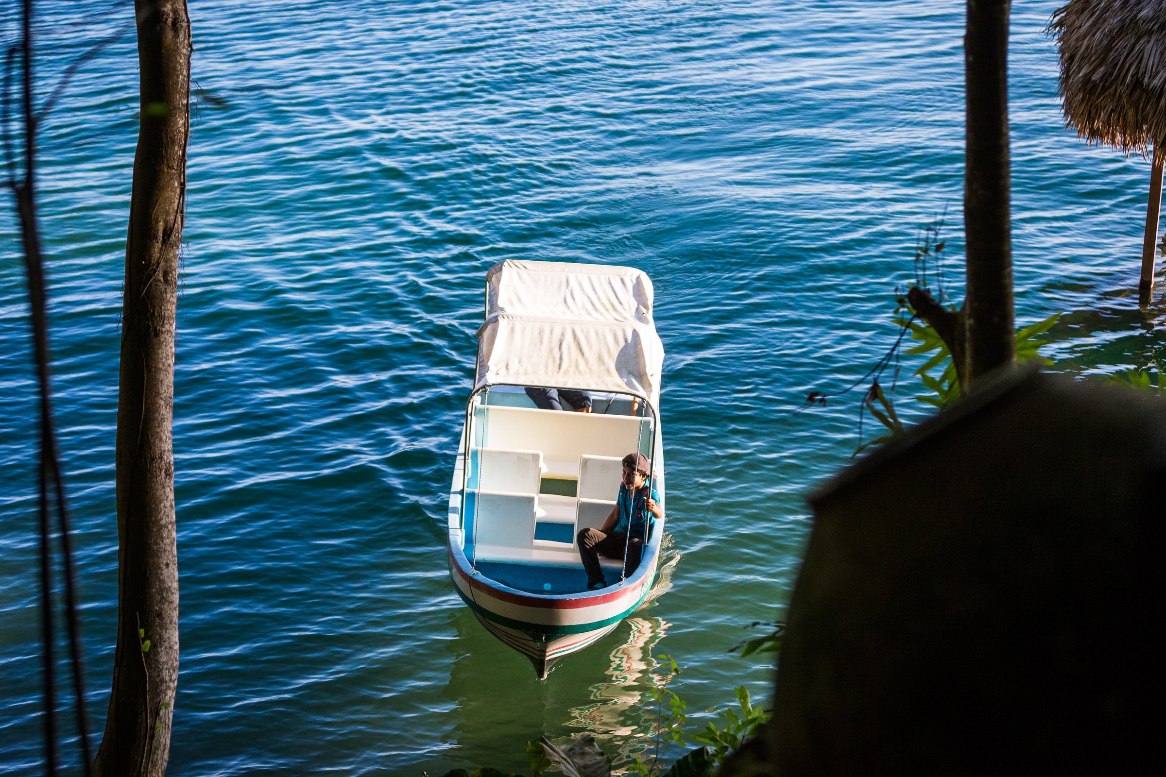 La Lancha en Lago Petén Itzá