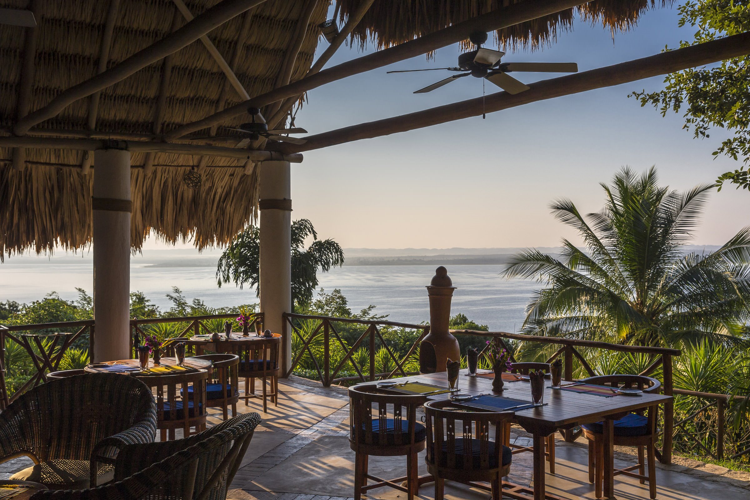La Lancha en Lago Petén Itzá