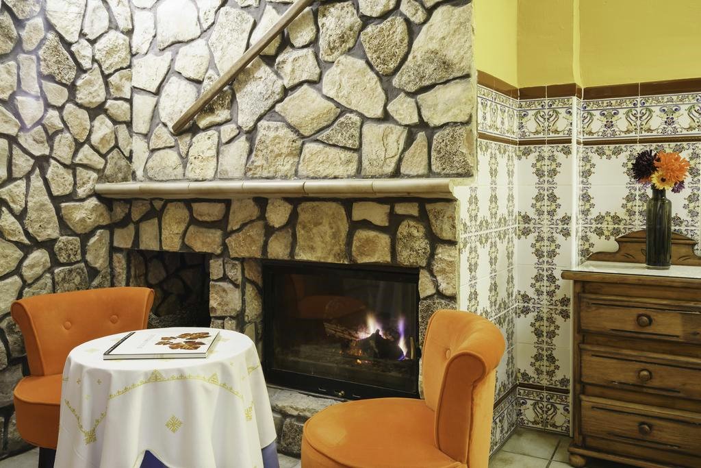 Hotel Albamanjon en Spain