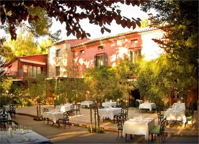 Hotel Mont-Sant en su destino