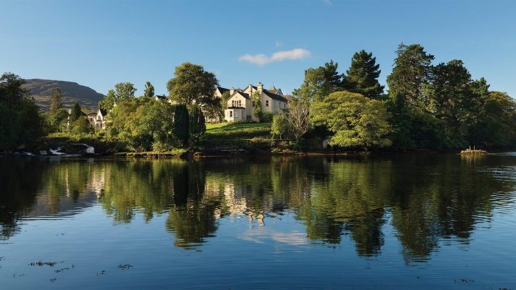 Sheen Falls Lodge en su destino