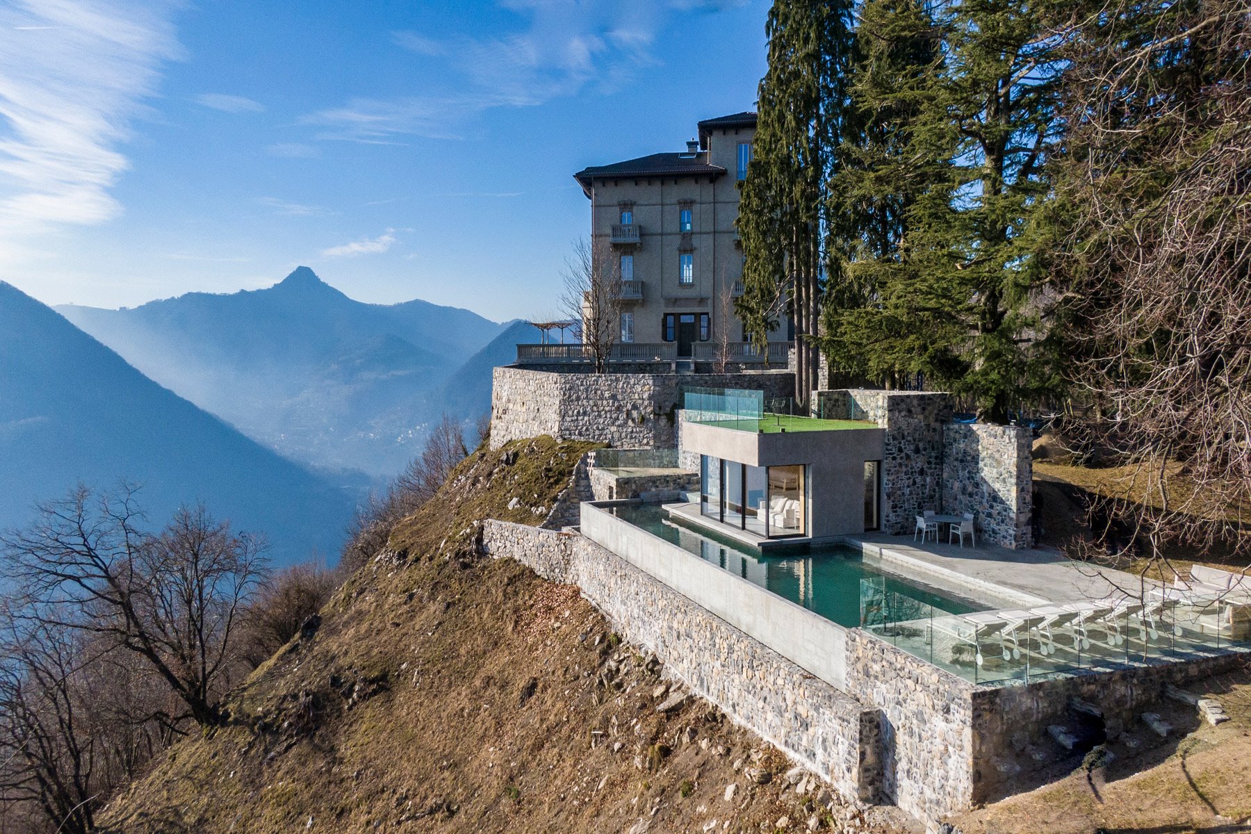 Art Nouveau Luxury Villa en Como