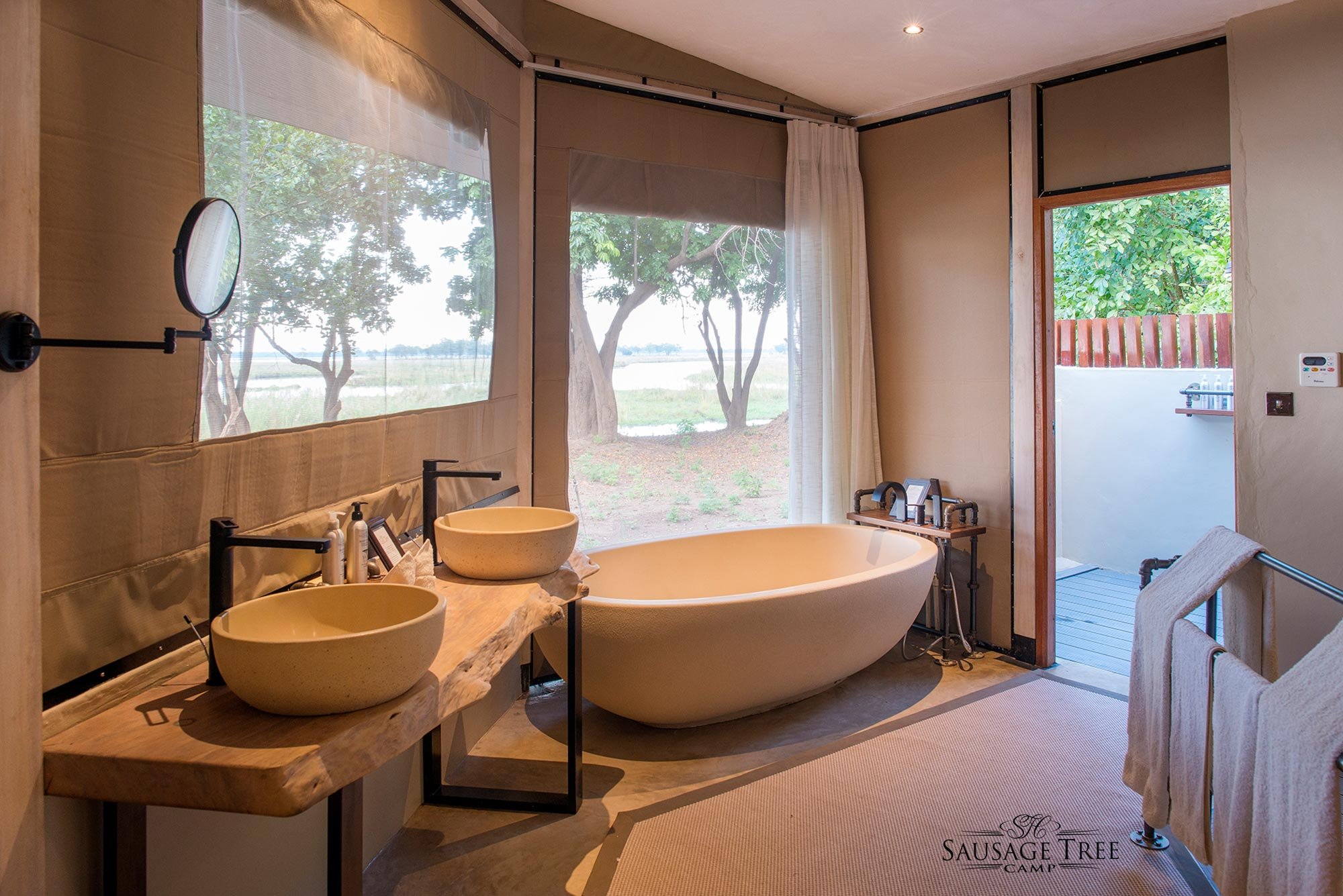 Sausage Tree Camp en Lower Zambezi
