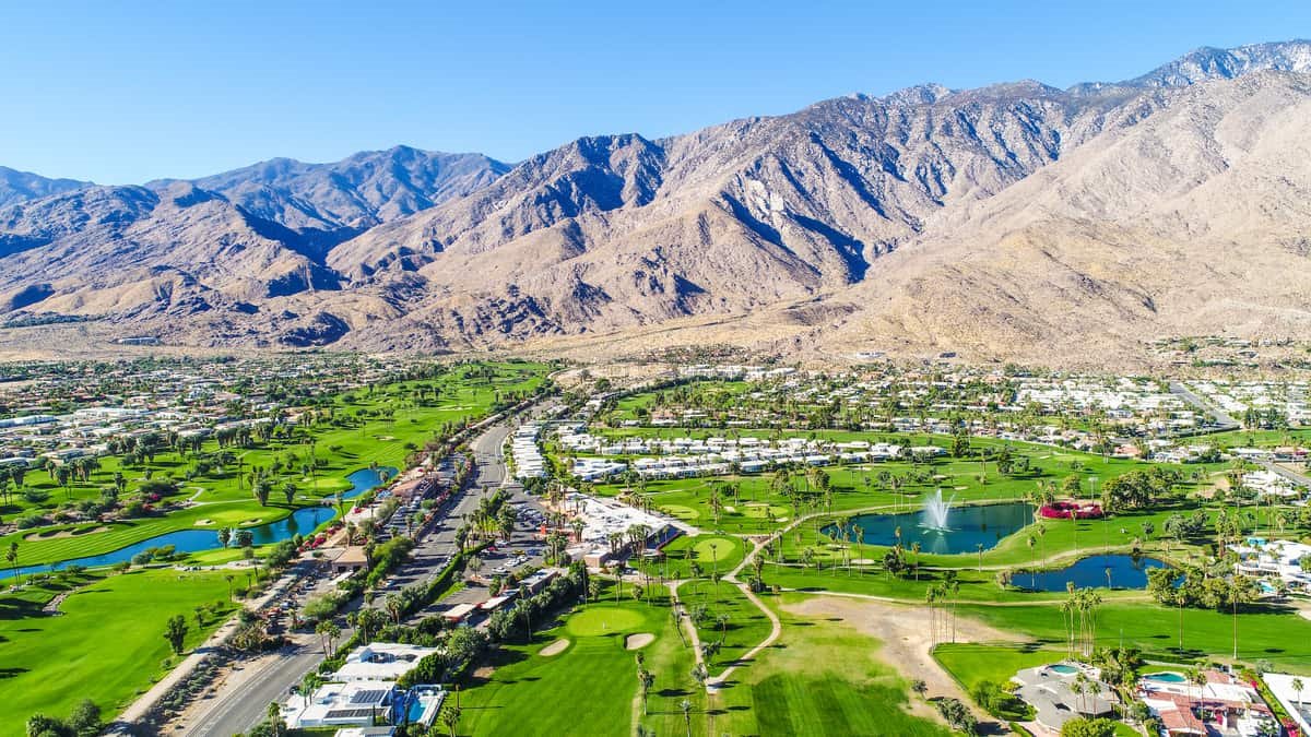 Palm Springs | LAT.40