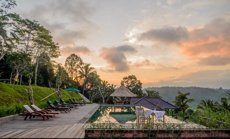 Patal Kikian Villa | LAT.40