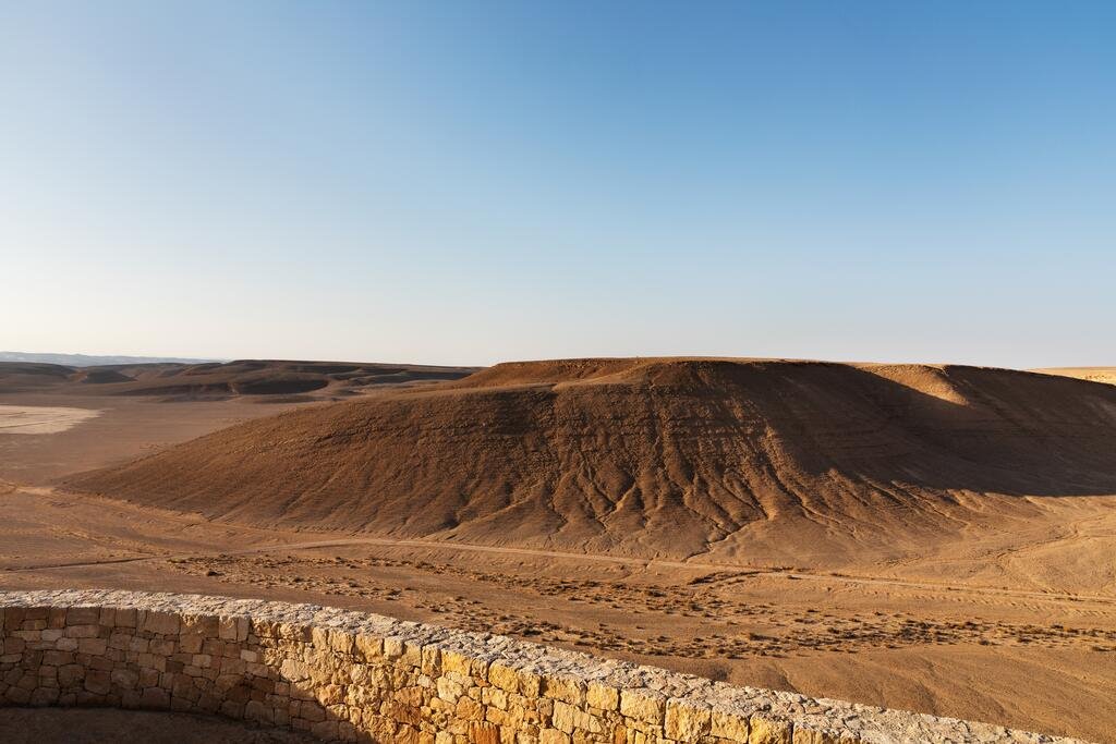 Shaharut | LAT.40
