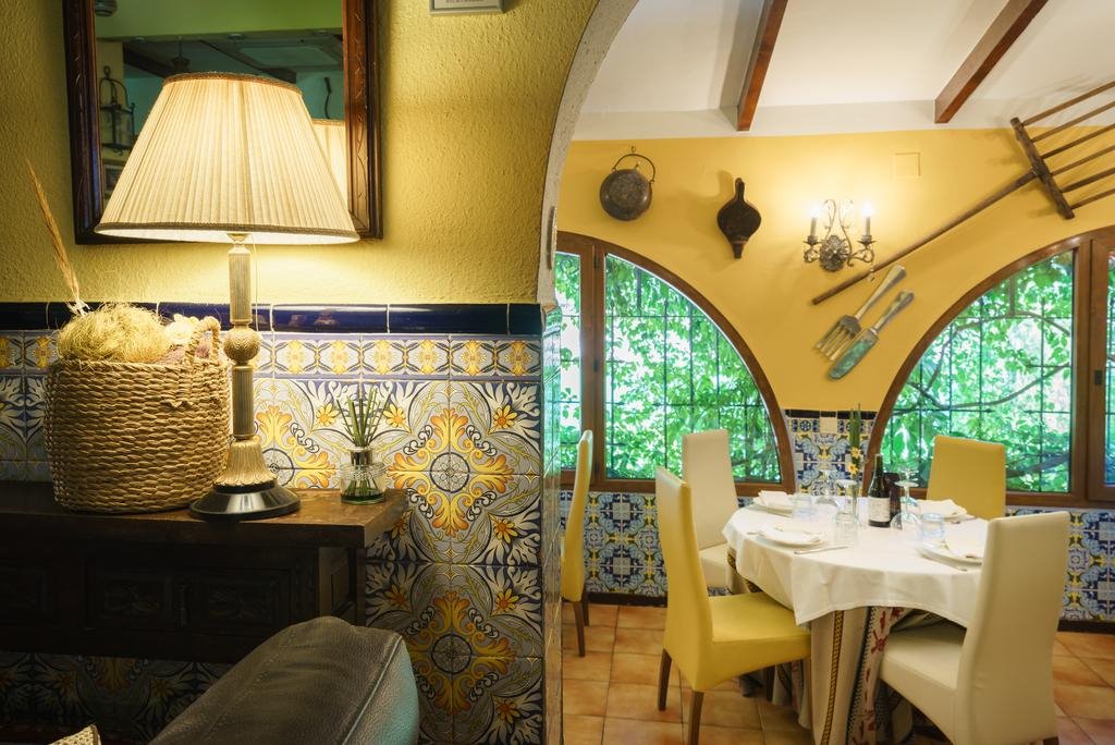 Hotel Albamanjon en Spain