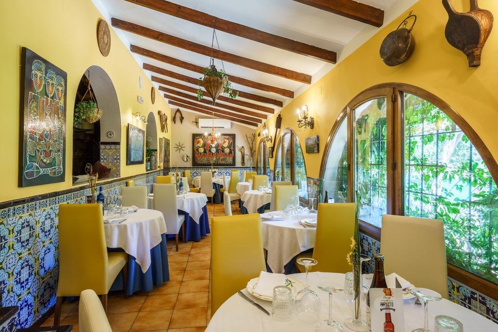 Hotel Albamanjon en Spain