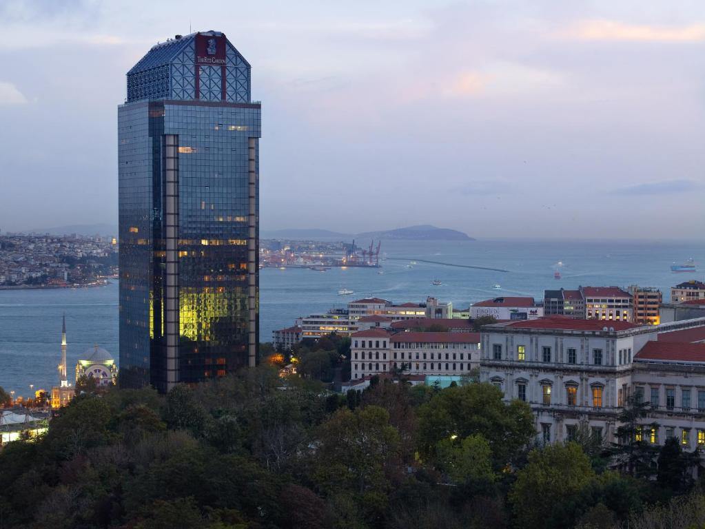 The Ritz-Carlton Istanbul en su destino