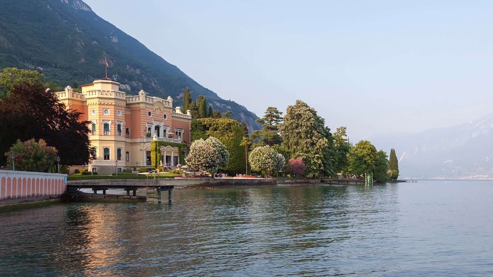 Grand Hotel a Villa Feltrinelli en su destino