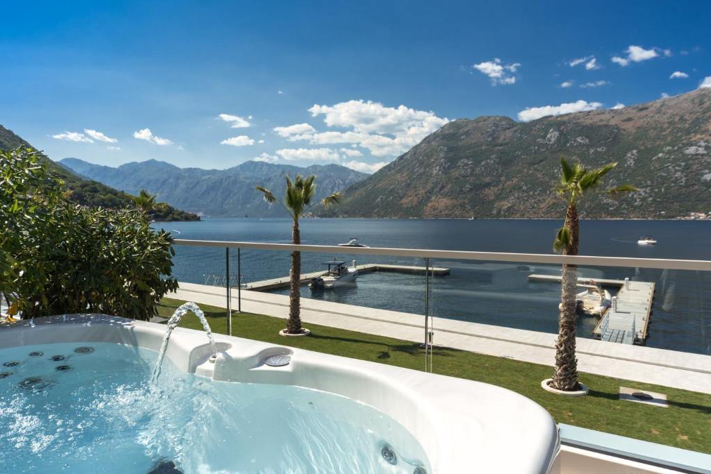 Blue Kotor Bay Premium Spa Resort Hotel en Kotor