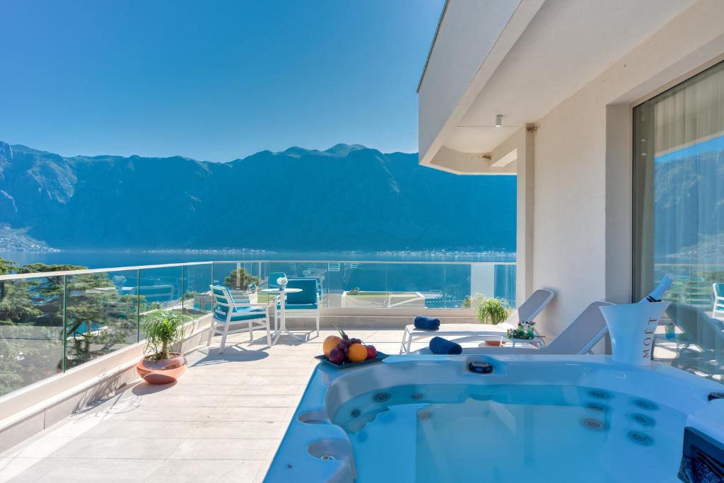 Blue Kotor Bay Premium Spa Resort Hotel en Kotor