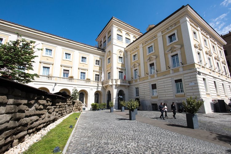 Palazzo Montemartini Rome en su destino