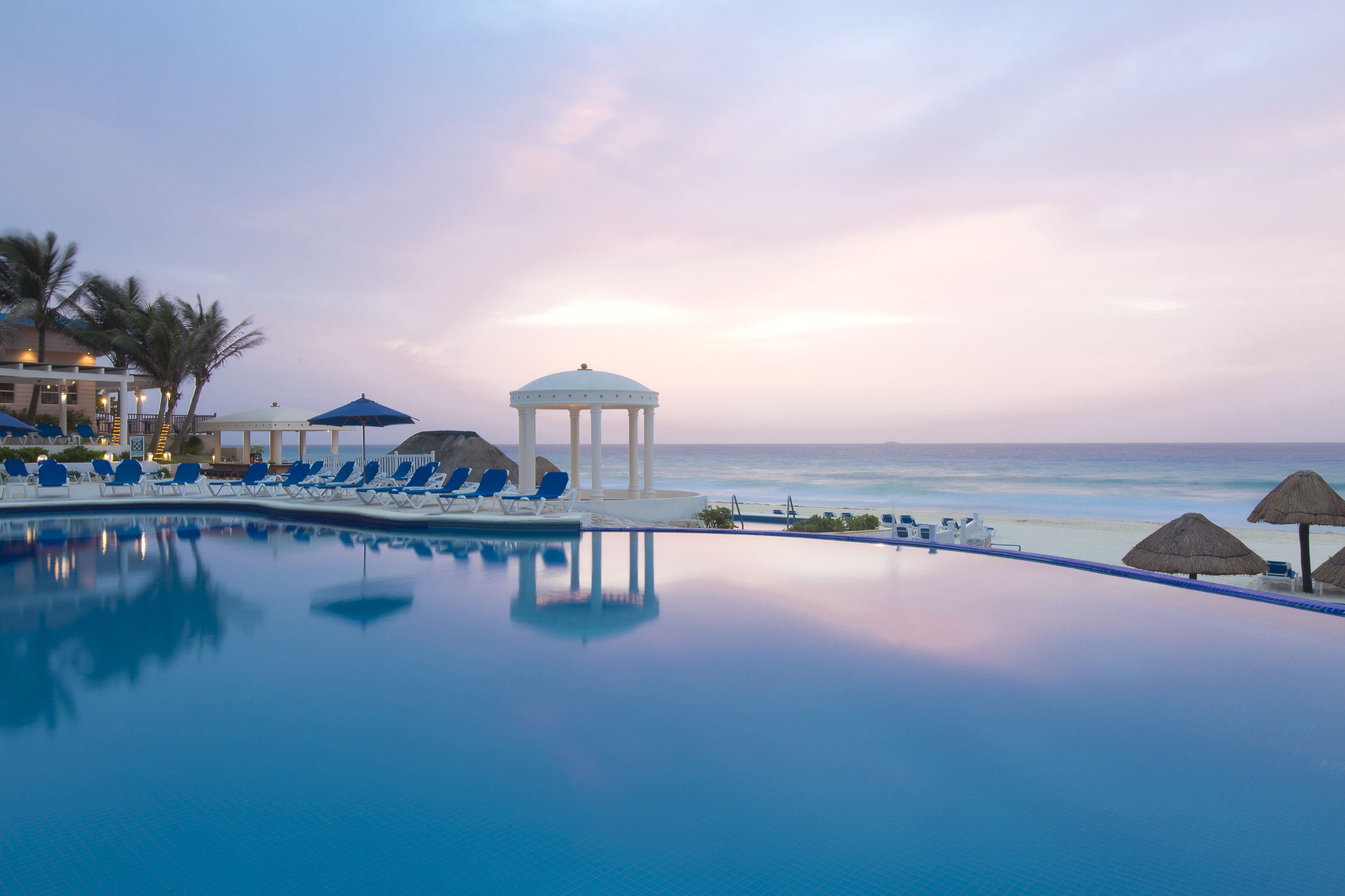 Golden Parnassus Resort & Spa - Adults Only | LAT.40