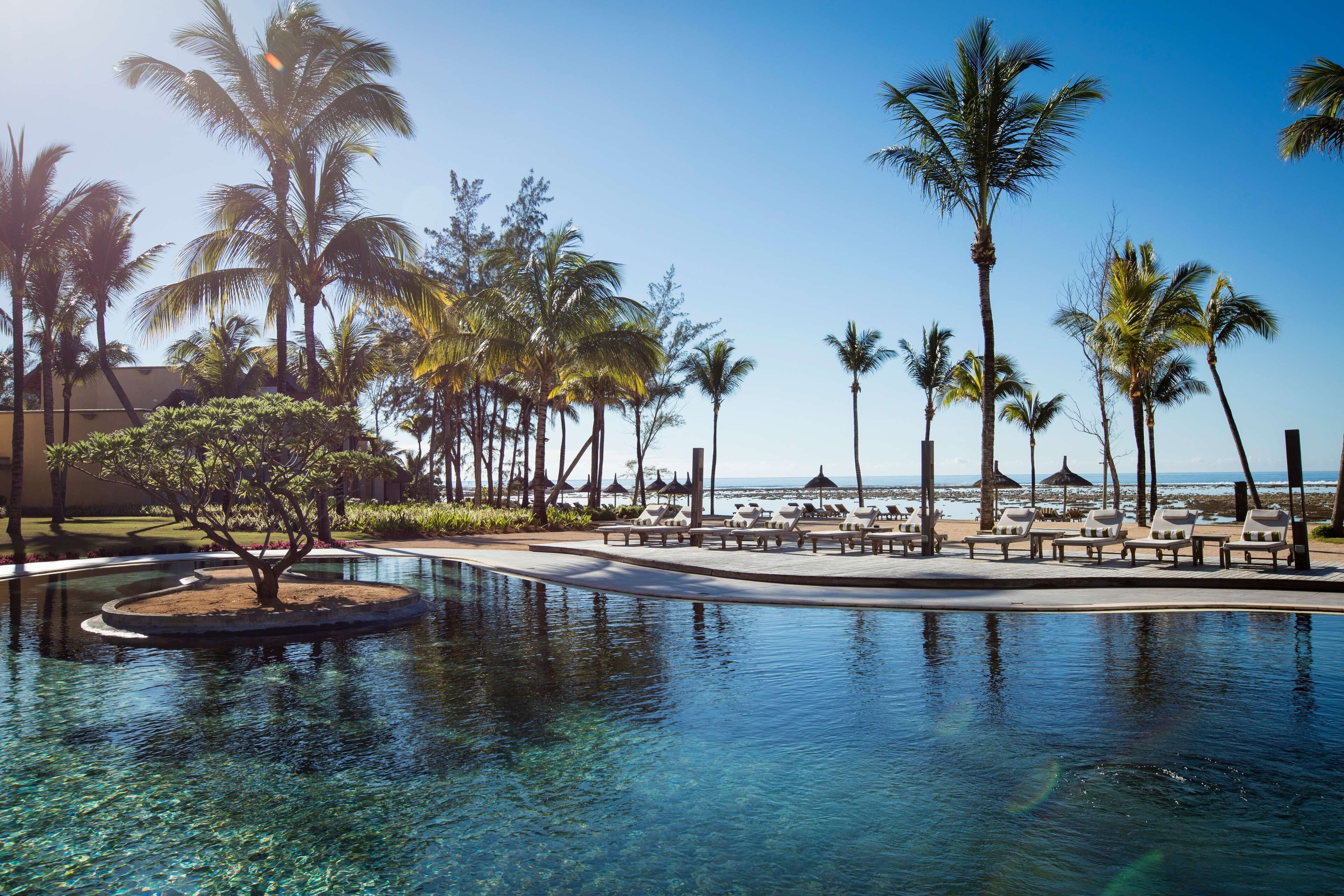 Outrigger Mauritius Beach Resort en su destino