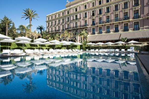  Hotel Royal Riviera en France