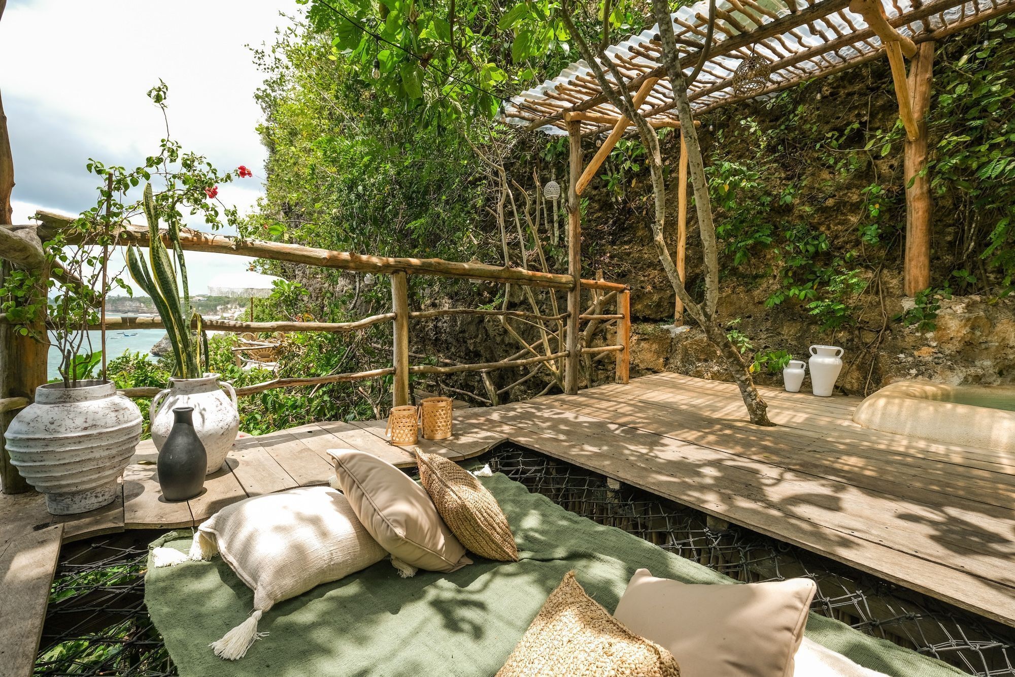 The Korowai en Bali - Uluwatu