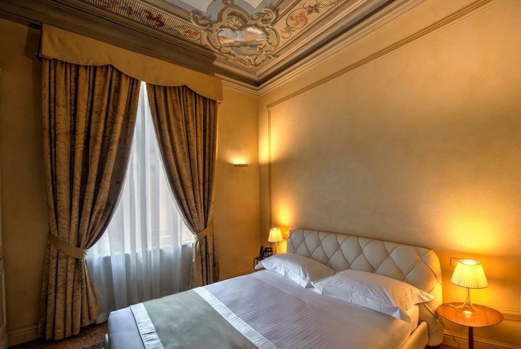 Hotel Rua Frati 48 in San Francesco en Italy