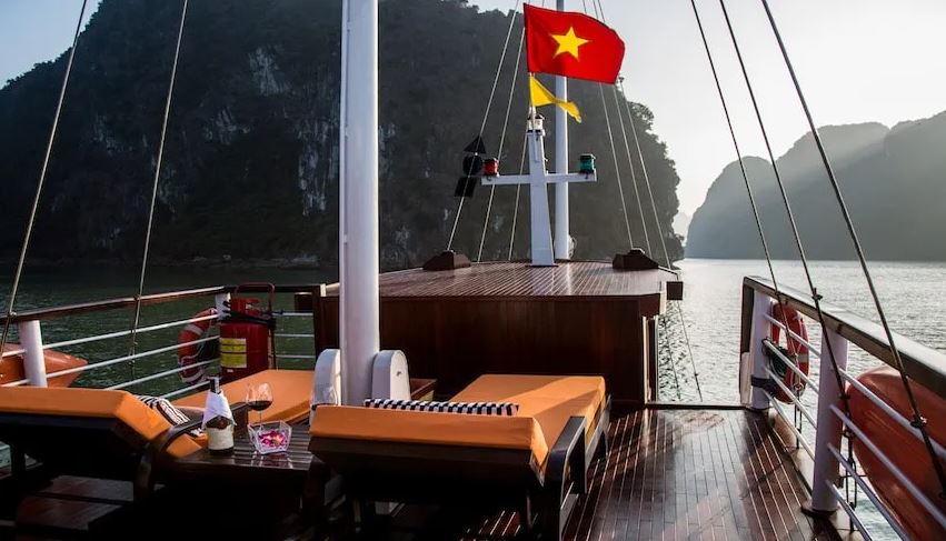 L'Azalee Private Charter en Halong