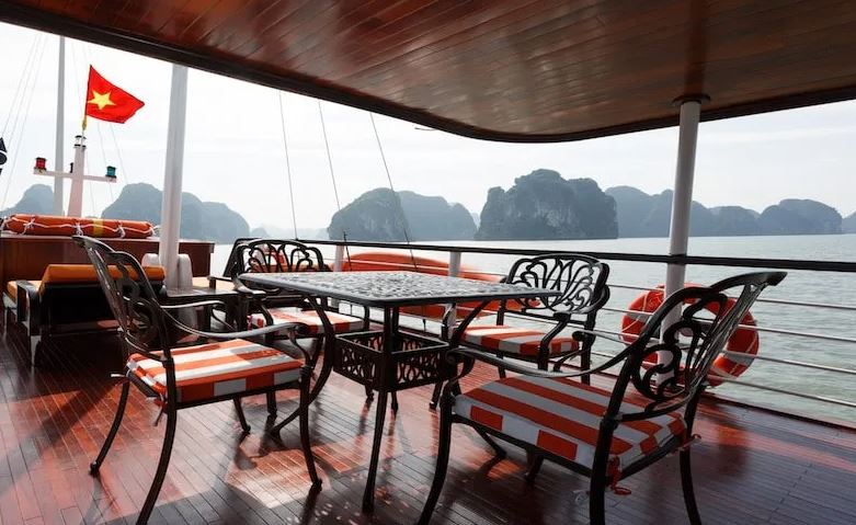 L'Azalee Private Charter en Halong