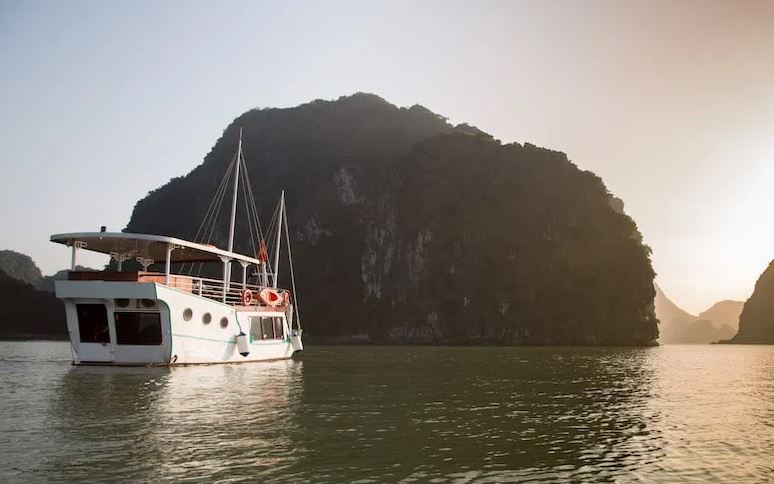 L'Azalee Private Charter en Halong