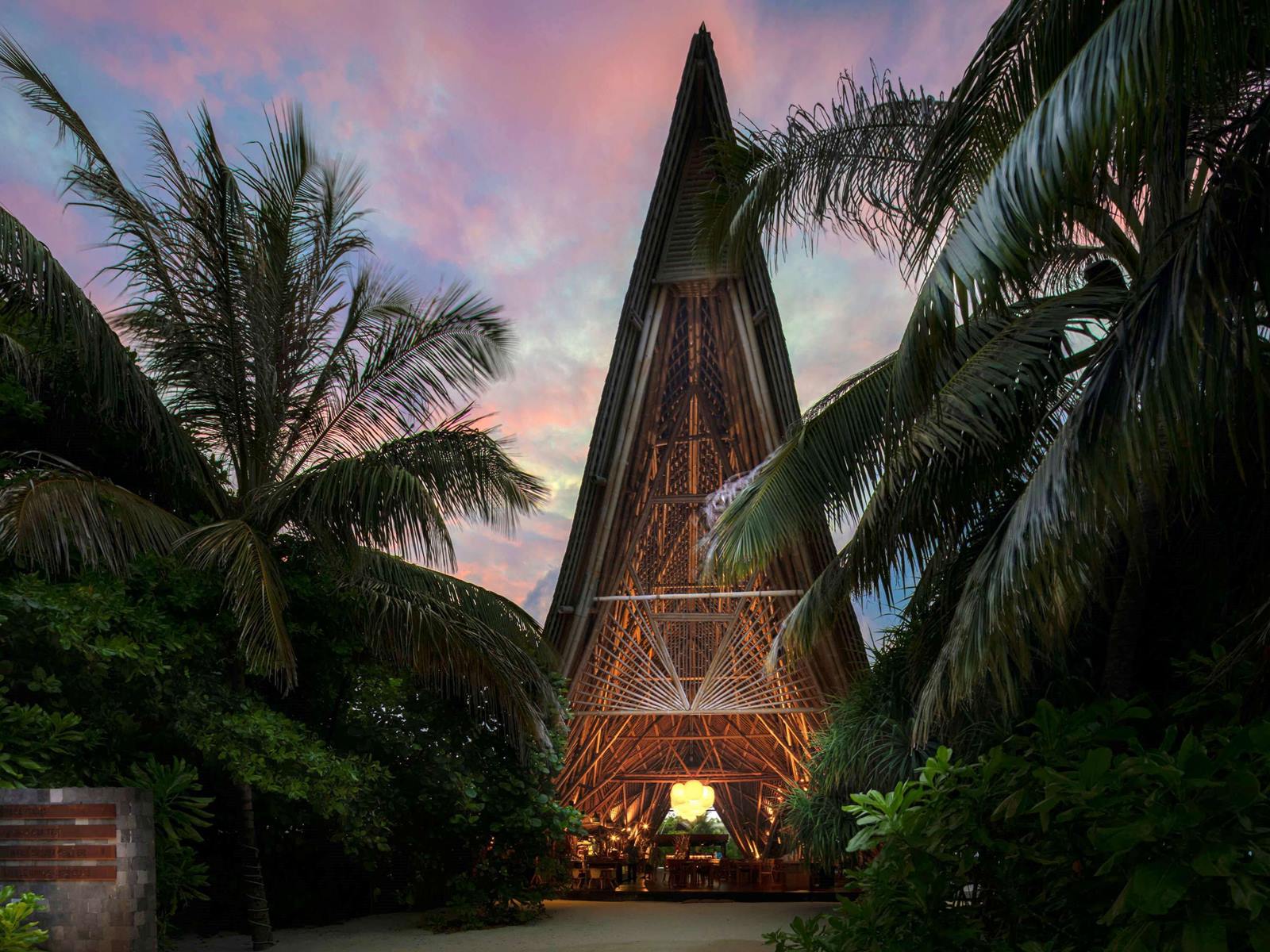 Mövenpick Resort Kuredhivaru Maldives en Noonu Atoll