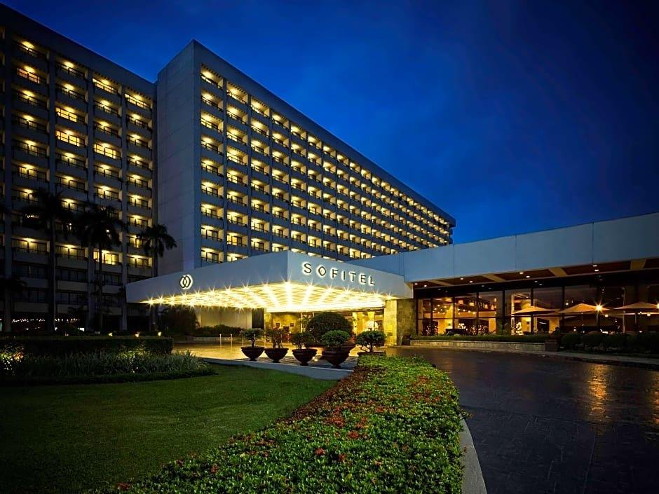 Sofitel Philippine Plaza Manila | LAT.40
