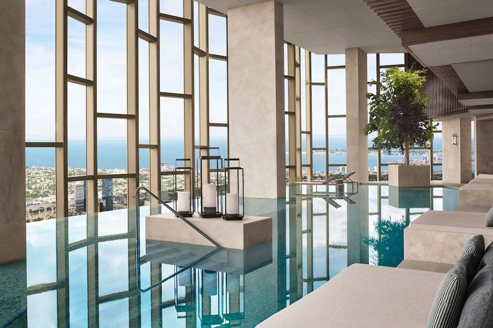 The Ritz-Carlton, Melbourne en su destino