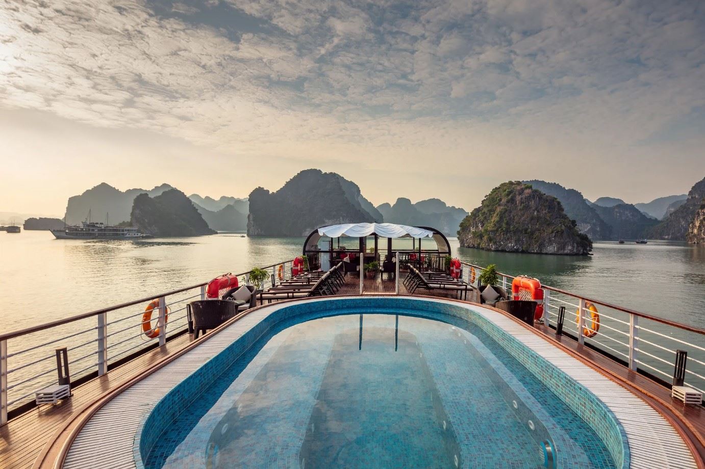 Orchid Premium Cruise en su destino