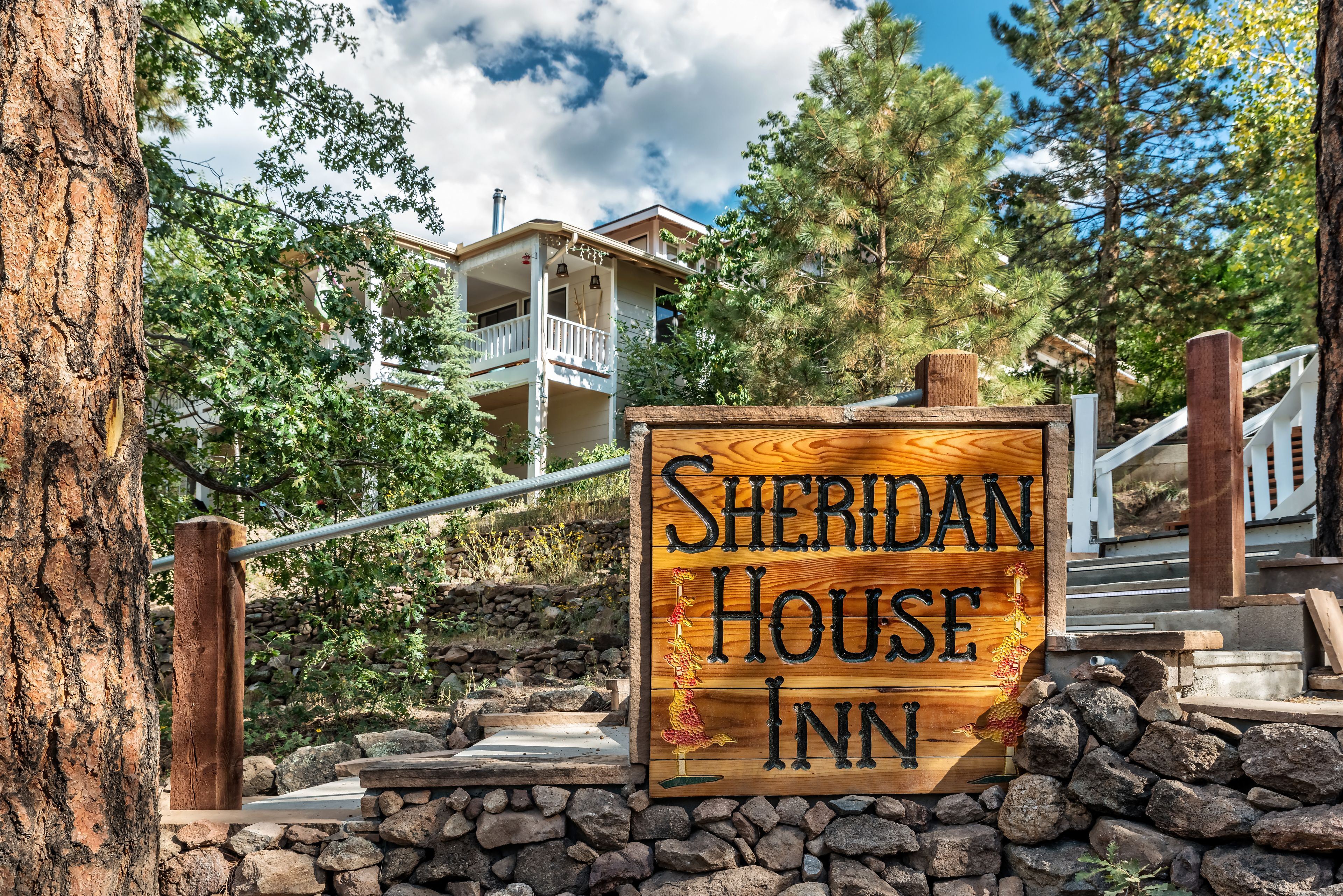 Sheridan House Inn en su destino